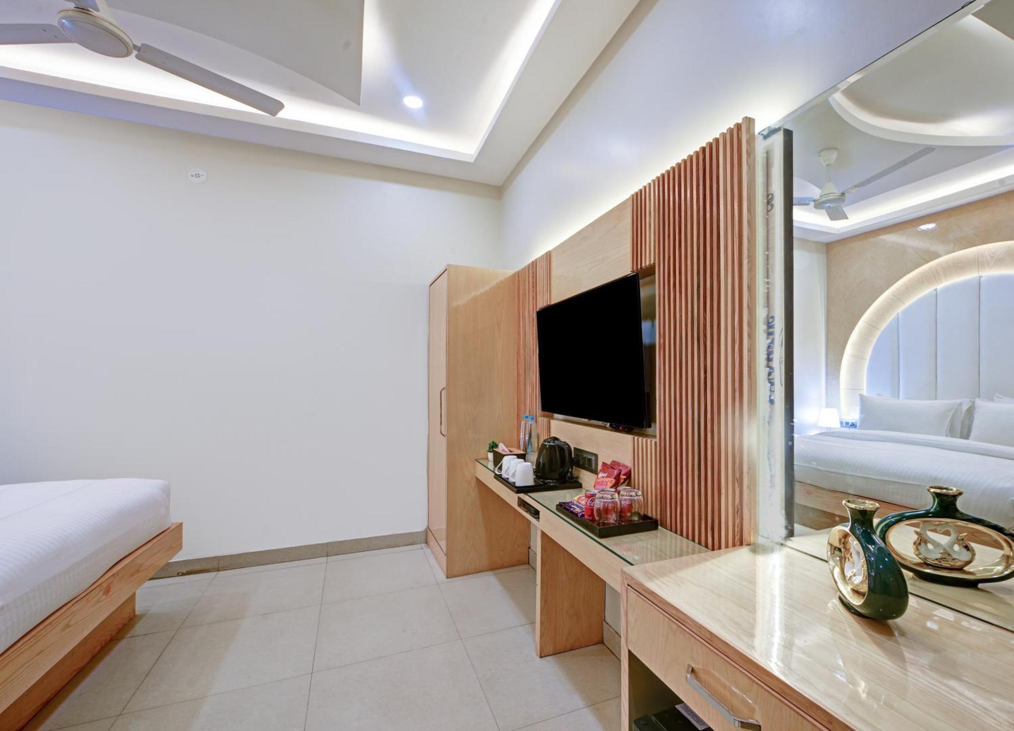 New Frontier - 2 Mins From Old Delhi Railway Station & Chandni Chowk ภายนอก รูปภาพ