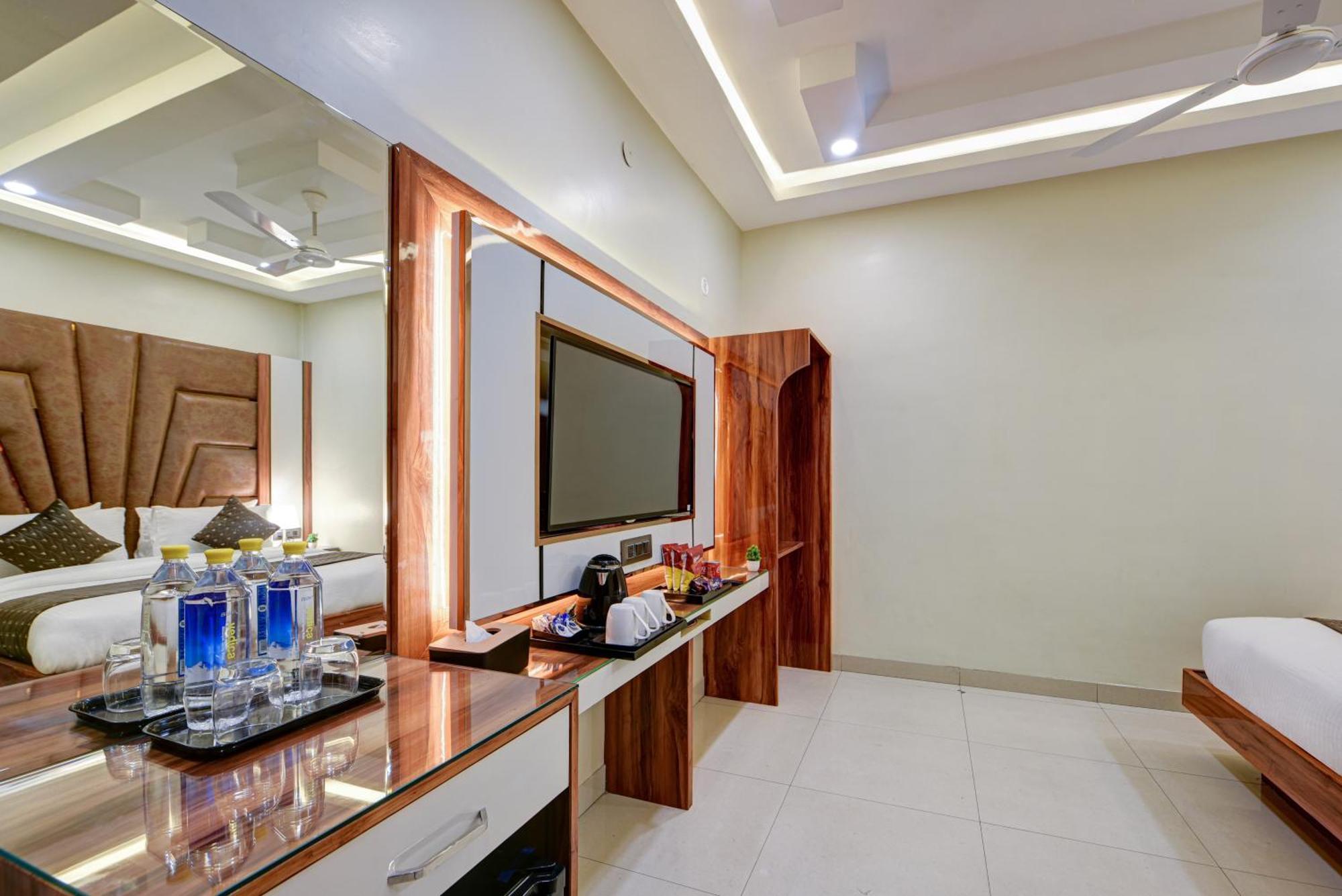 New Frontier - 2 Mins From Old Delhi Railway Station & Chandni Chowk ภายนอก รูปภาพ