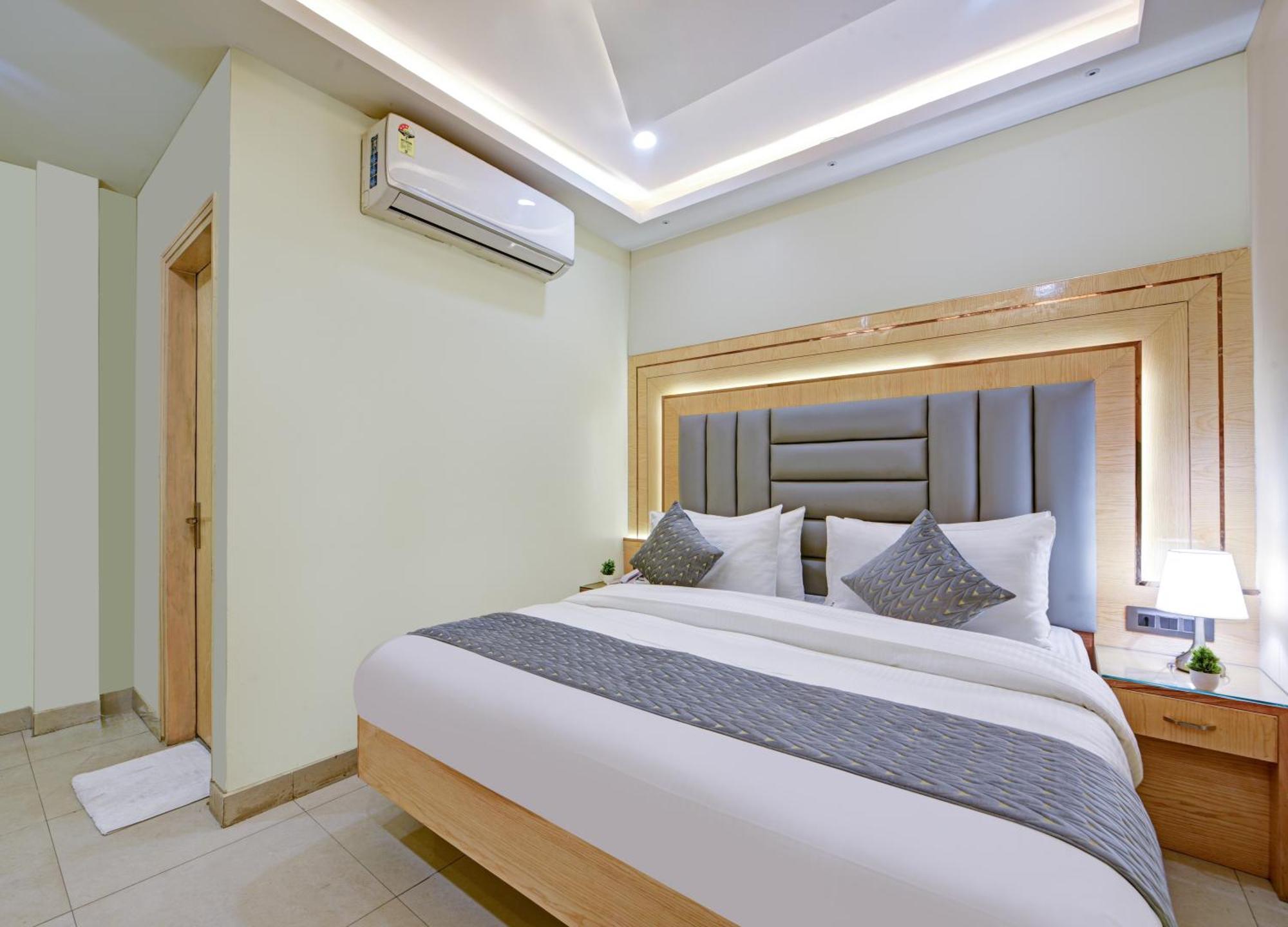 New Frontier - 2 Mins From Old Delhi Railway Station & Chandni Chowk ภายนอก รูปภาพ