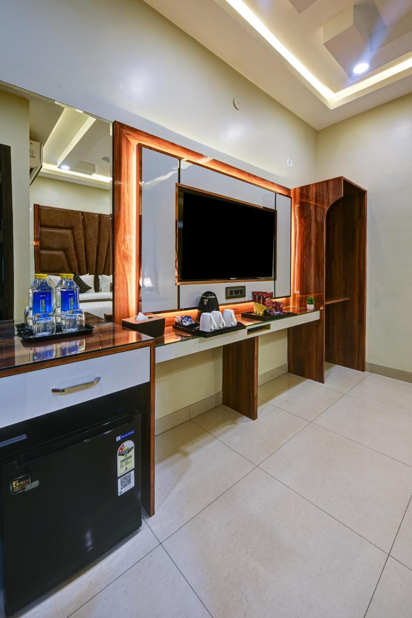 New Frontier - 2 Mins From Old Delhi Railway Station & Chandni Chowk ภายนอก รูปภาพ